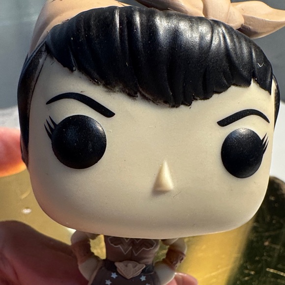 Funko Pop! Wonder Woman Sepia Brown Variant – DC Bombshells / 80th Anniversary - Picture 6 of 8